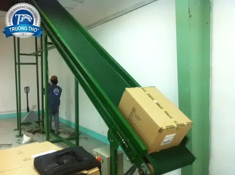 băng tải nghiêng