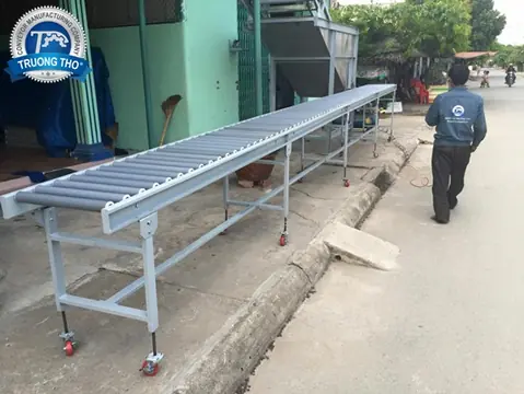 băng tải con lăn nhựa