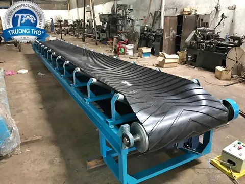băng chuyền cao su lòng máng tải khoáng sản