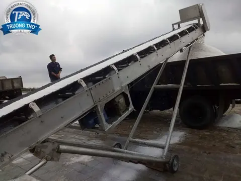 băng tải cao su lòng máng