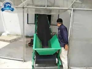 băng chuyền cao su lòng máng