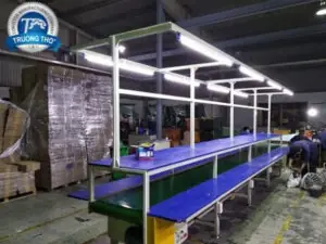 Băng tải PVC bàn thao tác