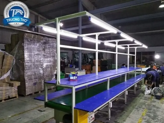 băng tải pvc bàn thao tác