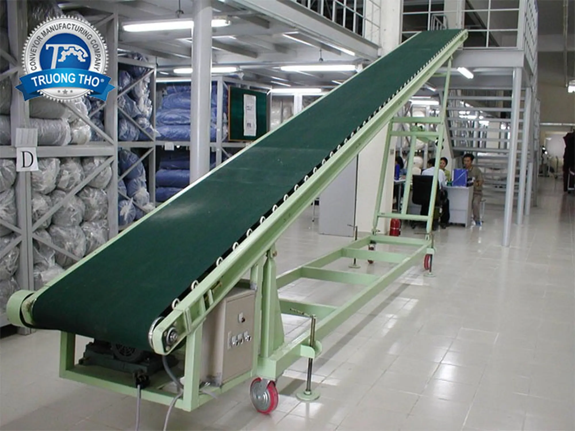 Băng tải PVC nghiêng