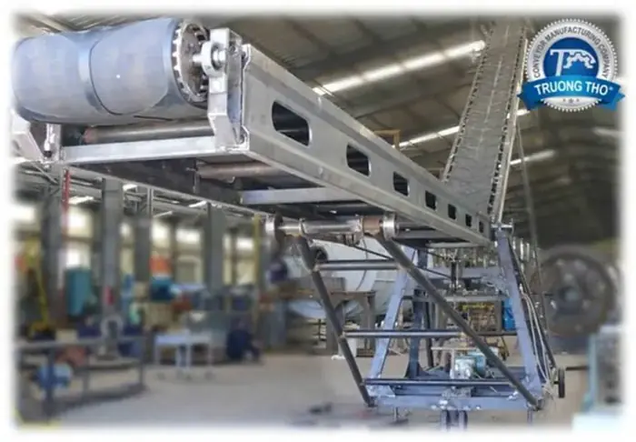 băng tải cánh bướm nâng hạ