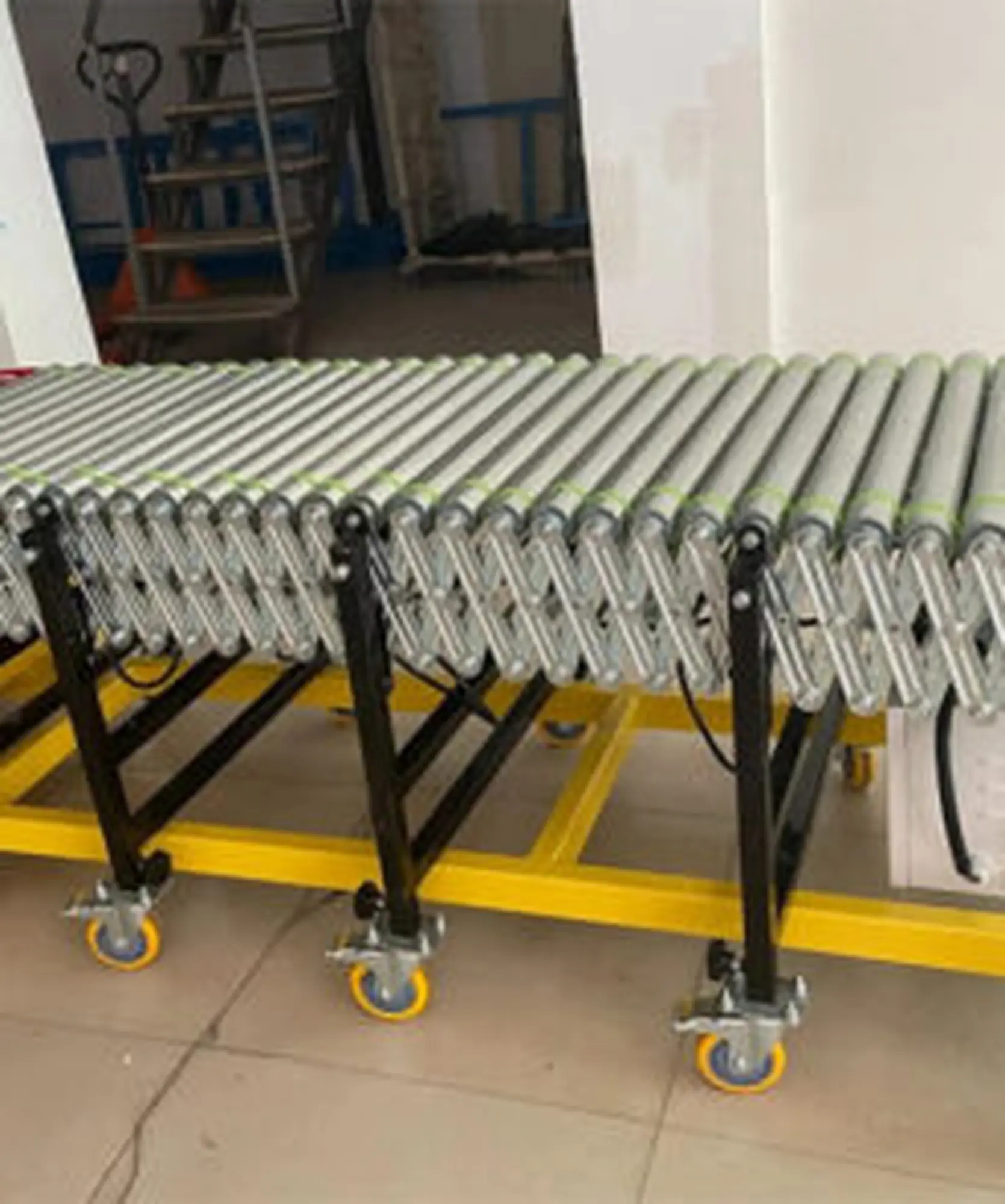 Băng tải con lăn xếp