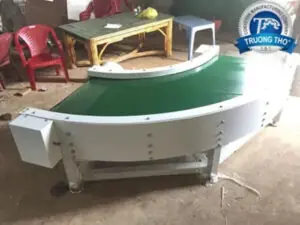 Băng tải góc cong PVC