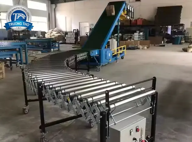 băng tải con lăn xếp kết hợp nâng hạ