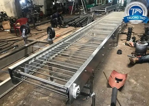 băng tải xích inox công nghiệp