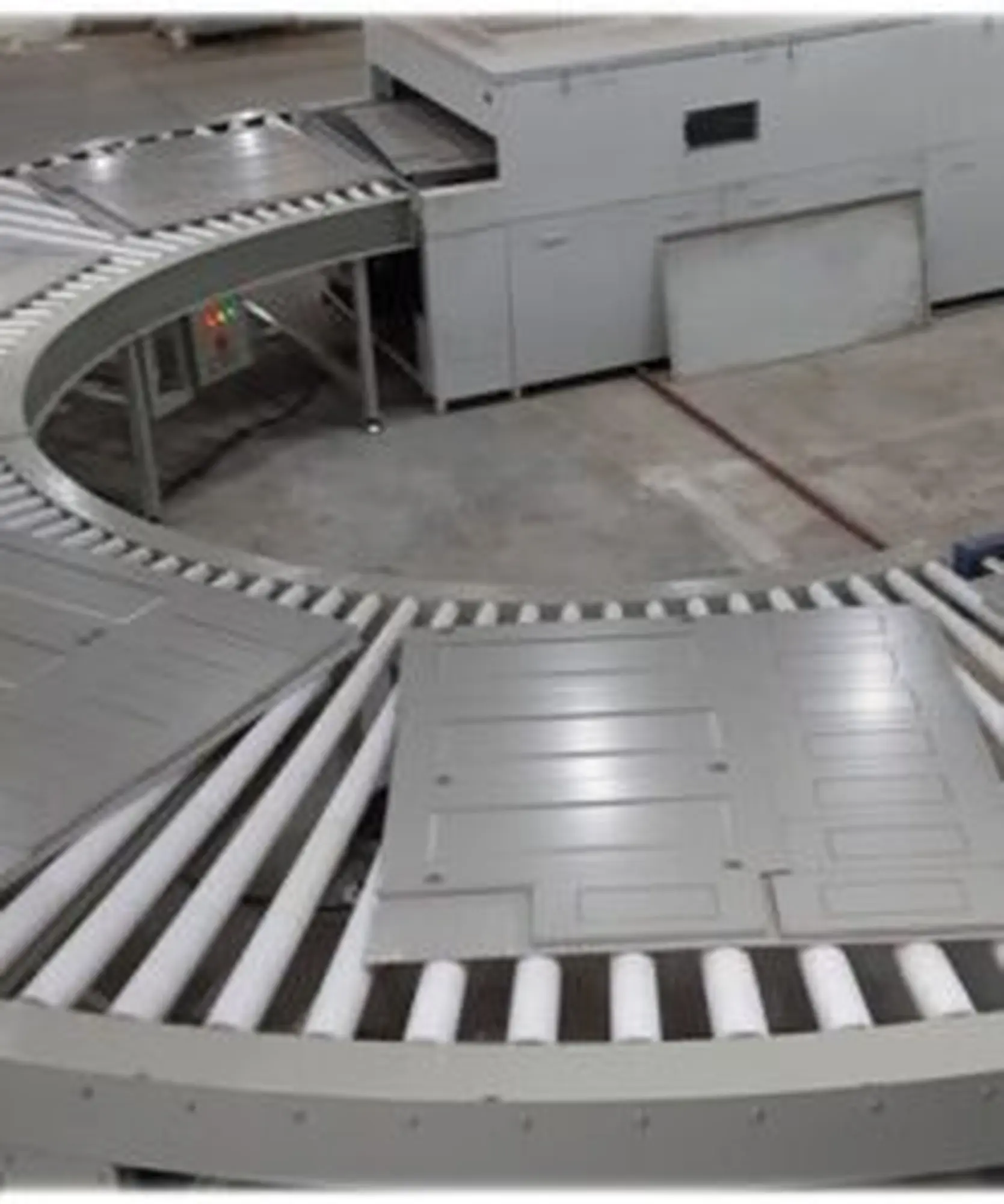 Băng tải con lăn góc cong 180 độ