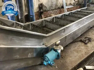 băng tải lưới gạt liệu inox ngâm và rửa - ảnh 3