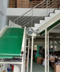 Băng tải PVC nghiêng tải thùng carton