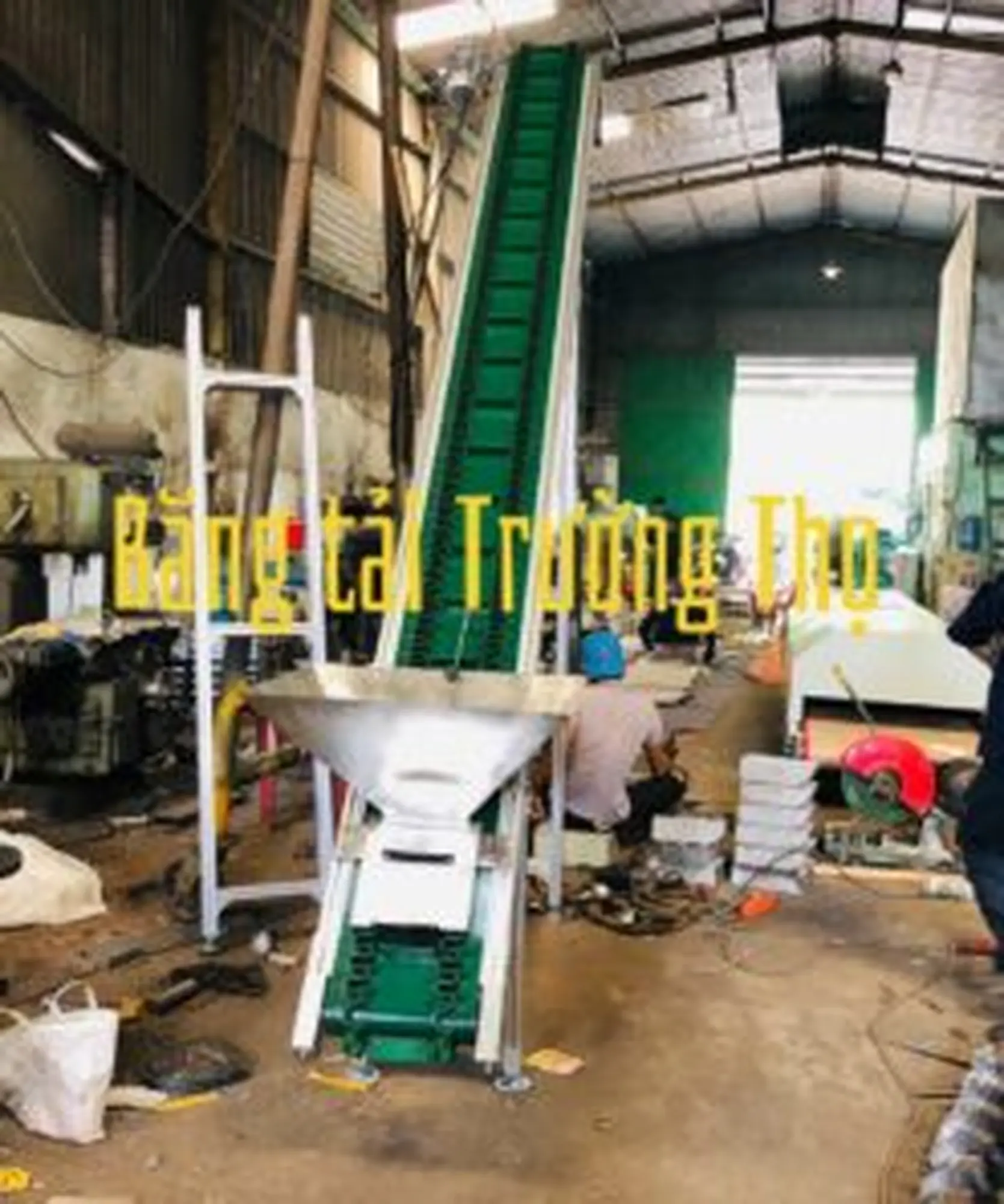 Băng tải cấp liệu pvc gân bèo