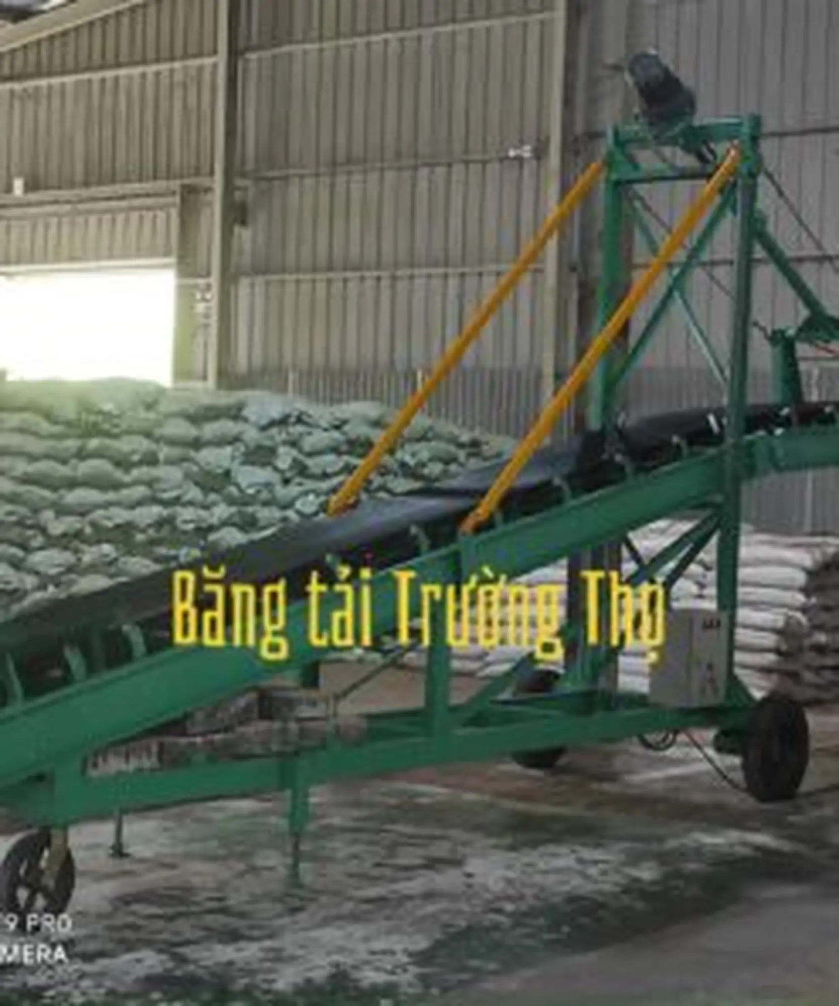 Băng tải cao su nâng hạ 14m