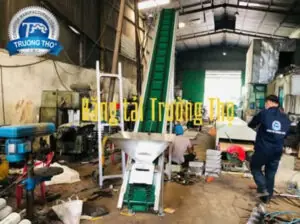 băng tải cấp liệu pvc gân bèo