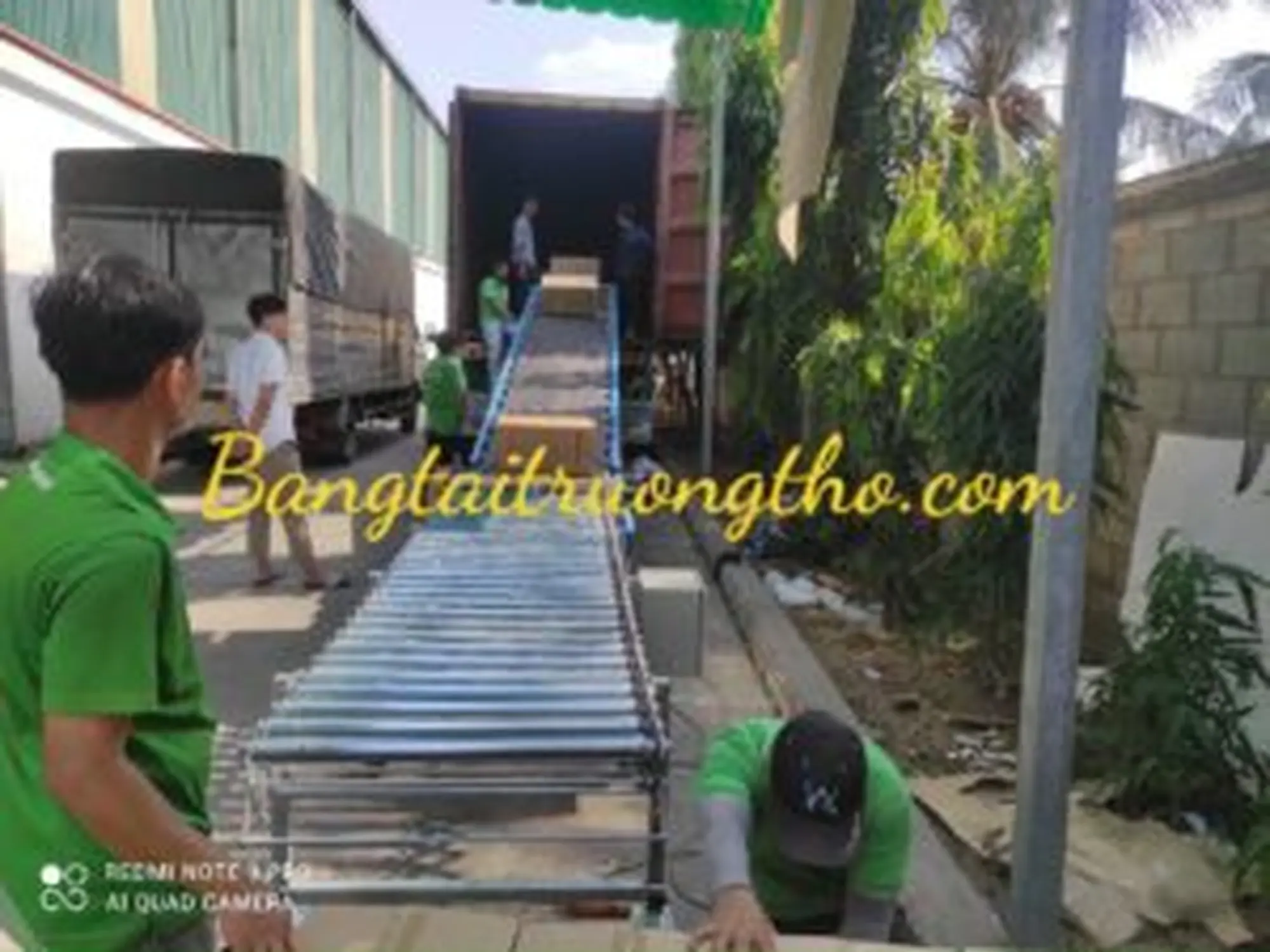 băng tải cao su nâng hạ lên xe container - ảnh 3