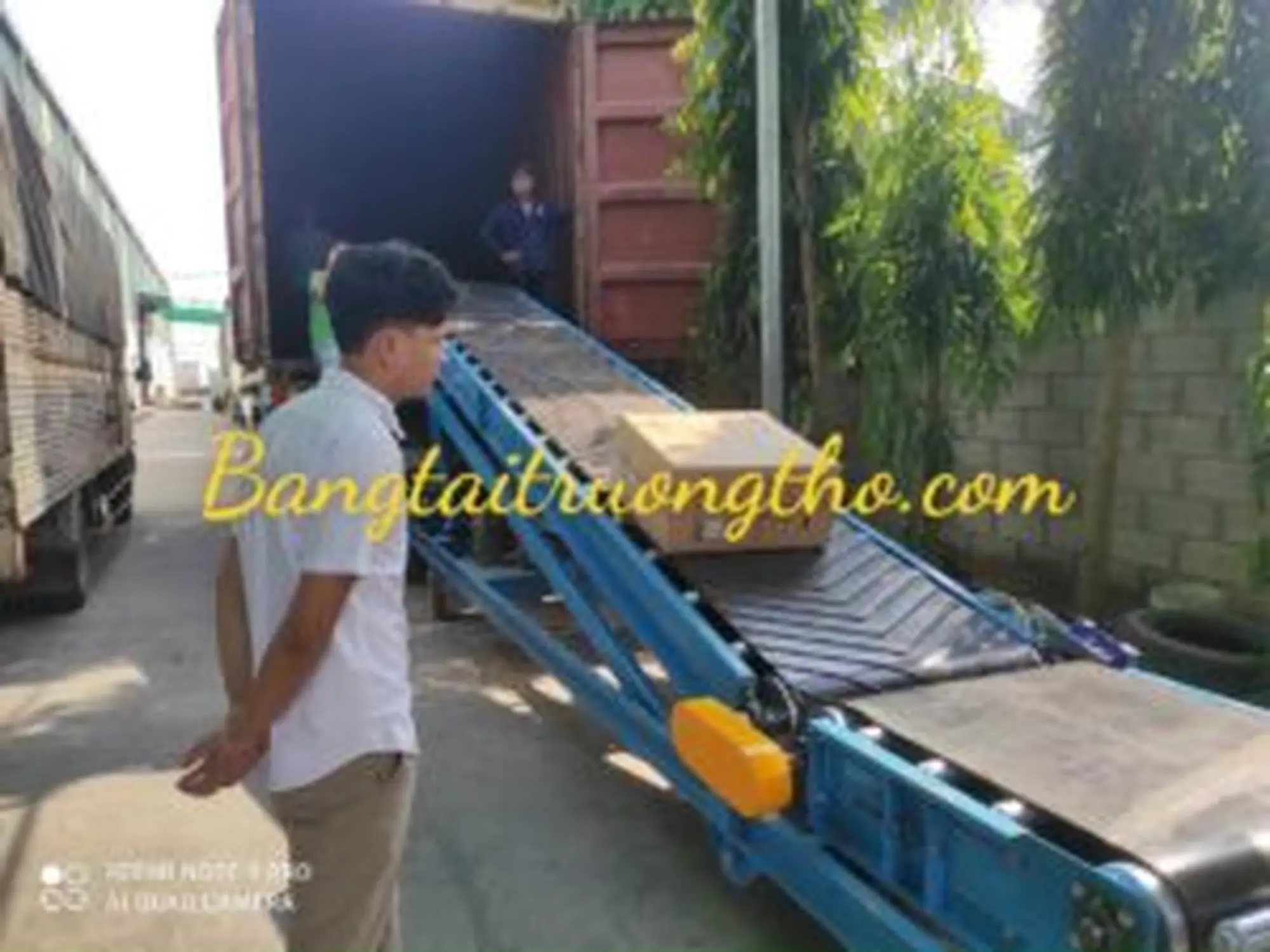 băng tải cao su nâng hạ lên xe container - ảnh 2
