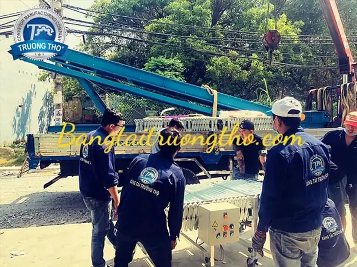 Băng tải cao su nâng hạ lên xe container - Ảnh 2