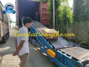 băng tải cao su nâng hạ lên xe