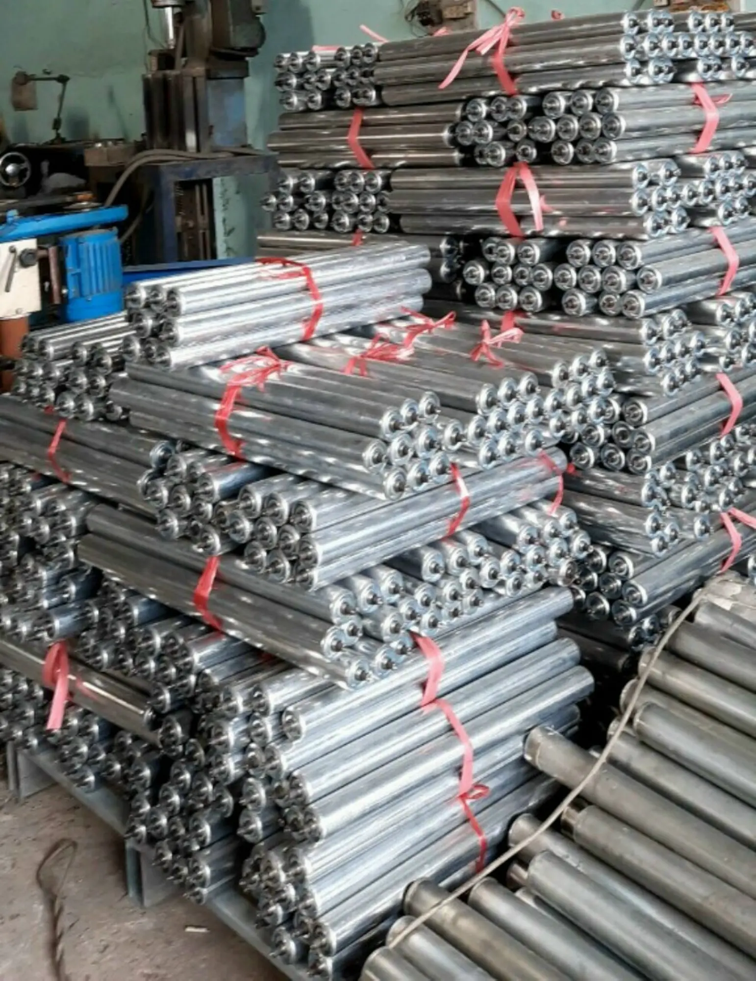 Sản xuất cốc bi - con lăn băng tải