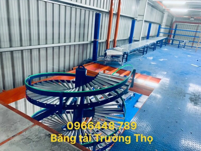 Băng tải xoắn con lăn