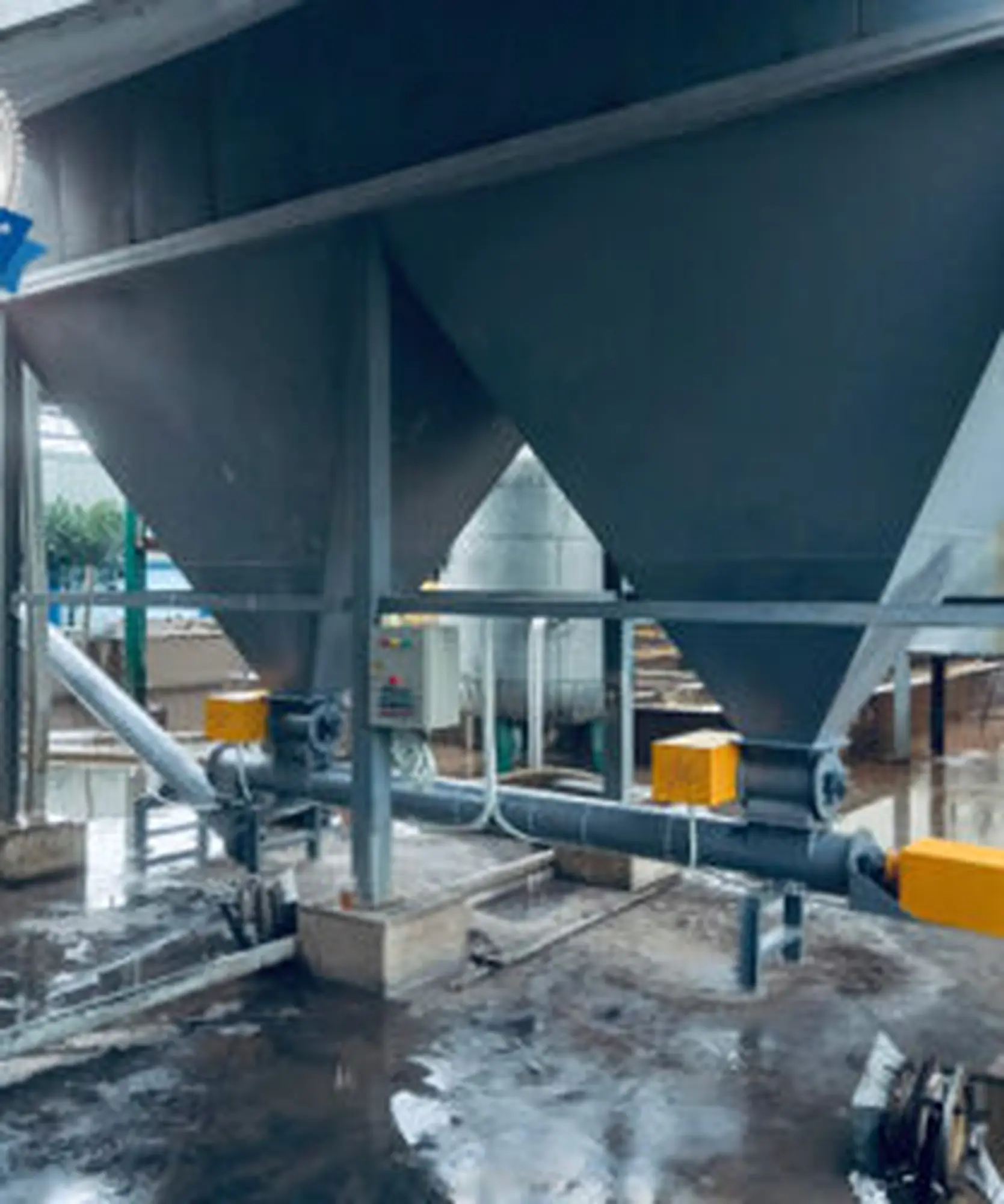 Vít tải chia liệu từ silo