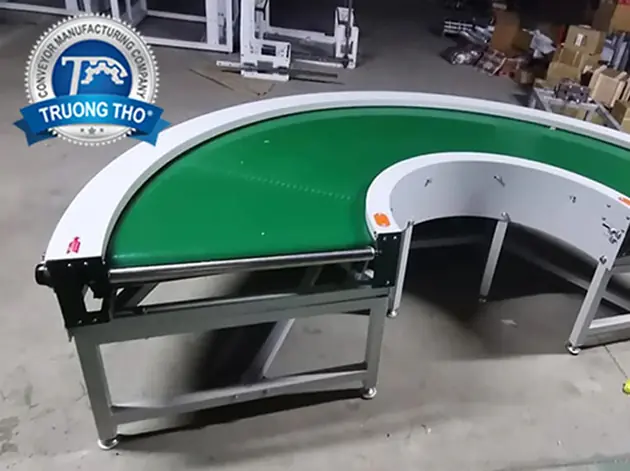 băng tải PVC cong 90 độ