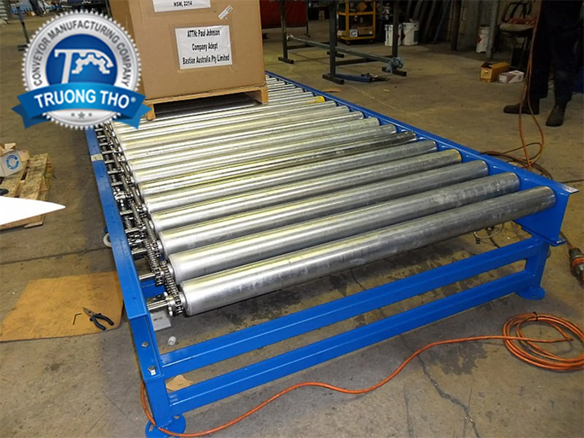 băng tải con lăn xích