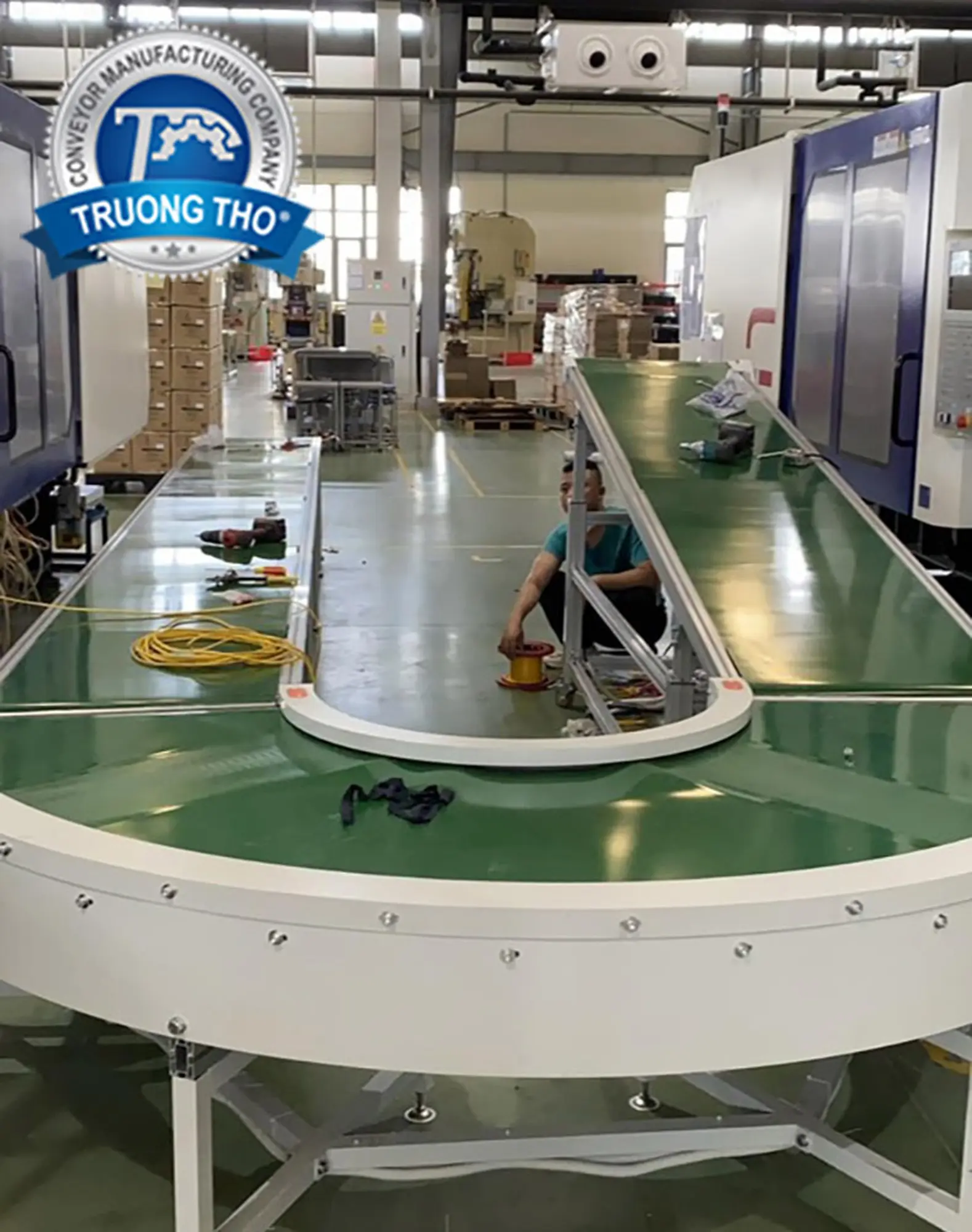 băng chuyền góc cong