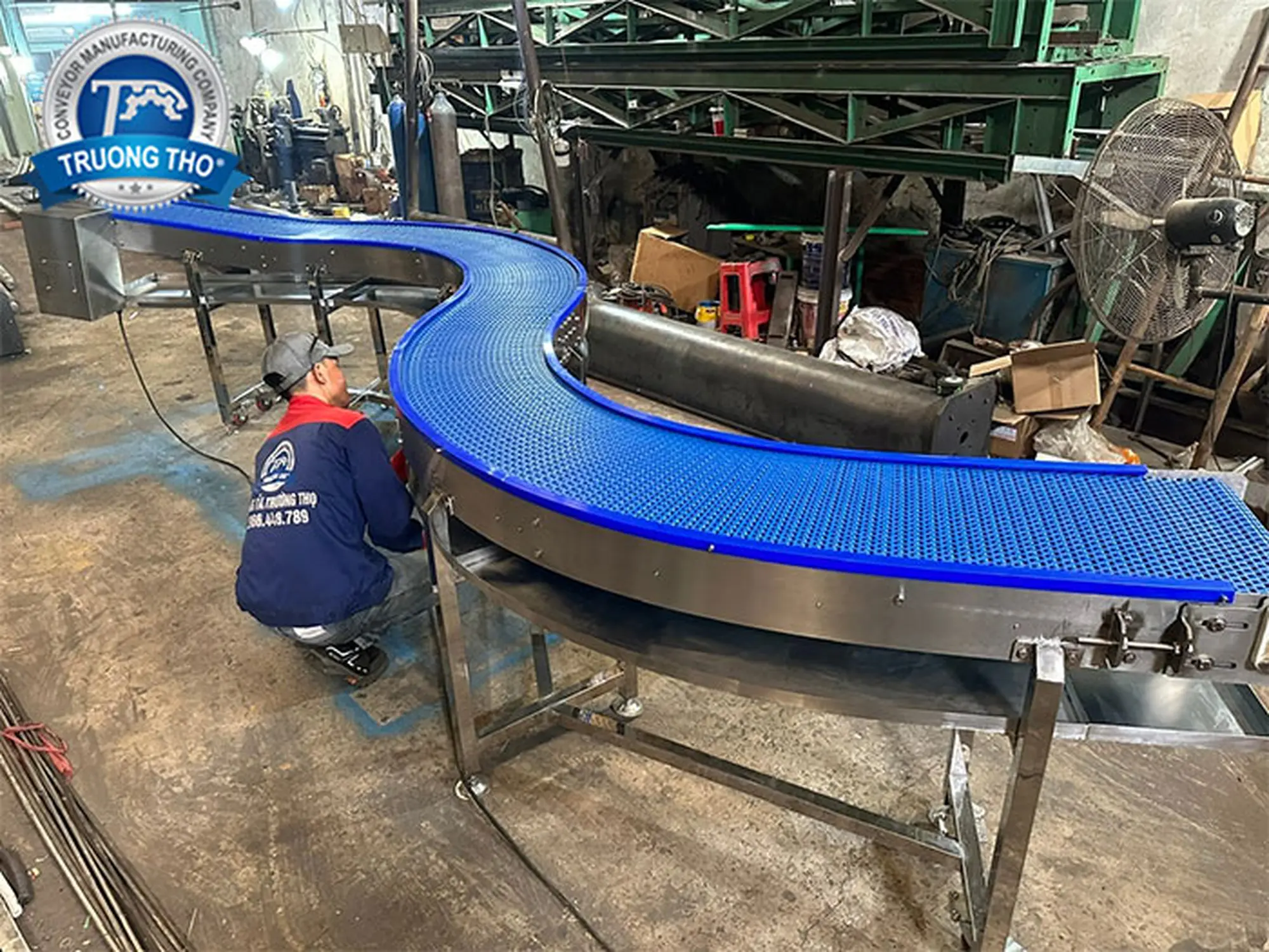Băng tải nhựa tải thực phẩm