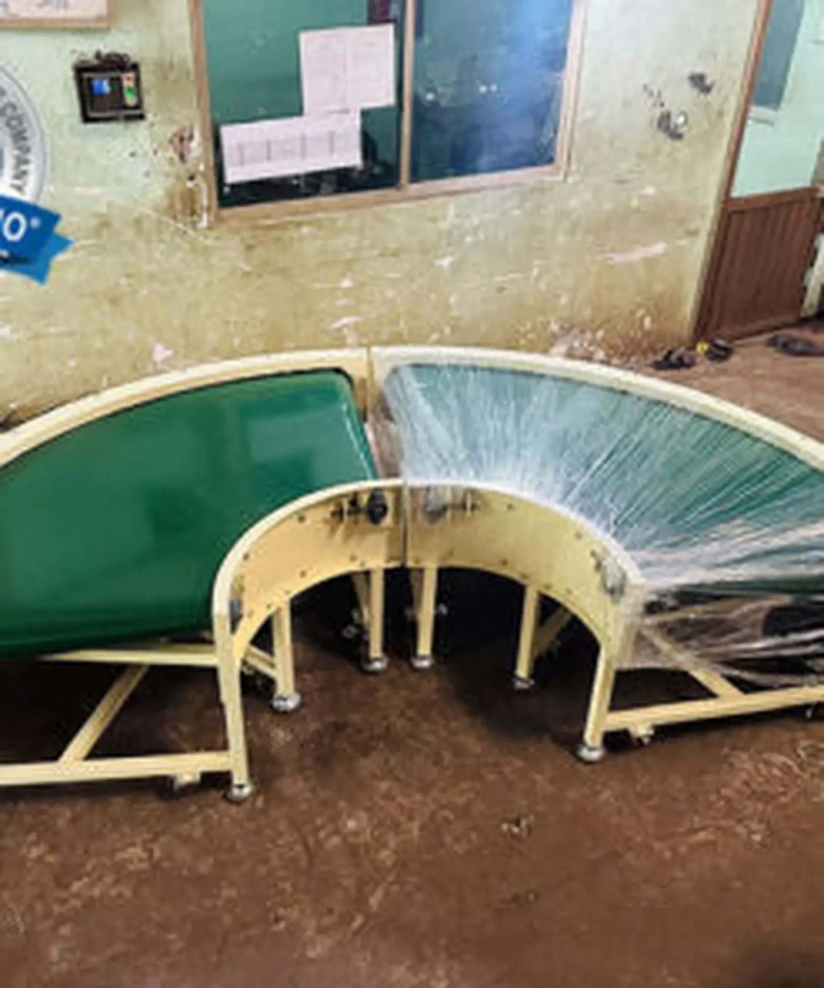 Băng tải PVC góc cong