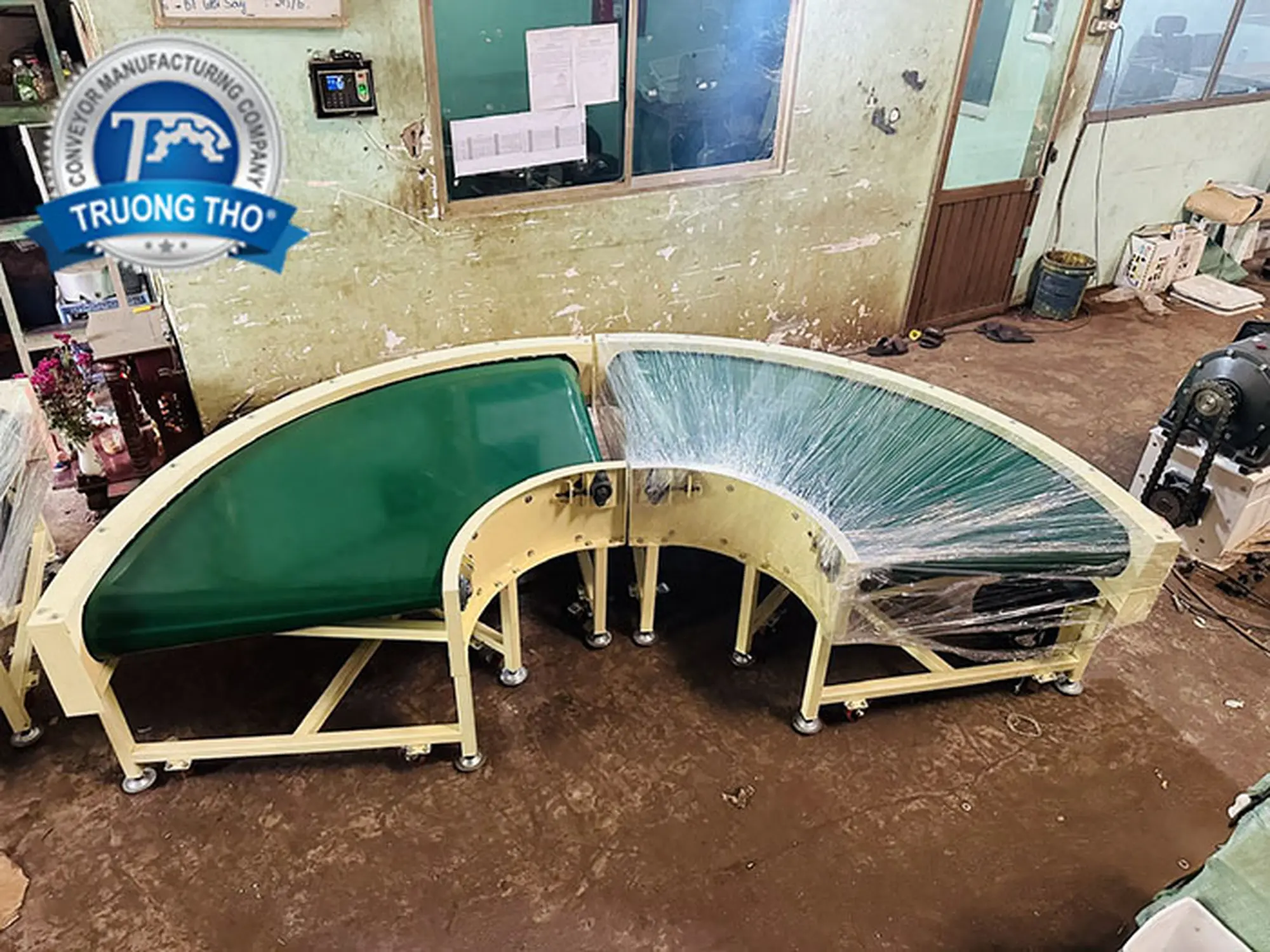 Băng tải PVC góc cong