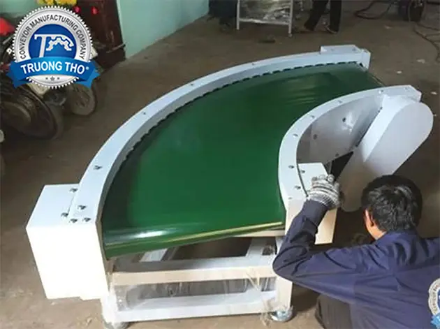 băng tải pvc góc cong 45 độ