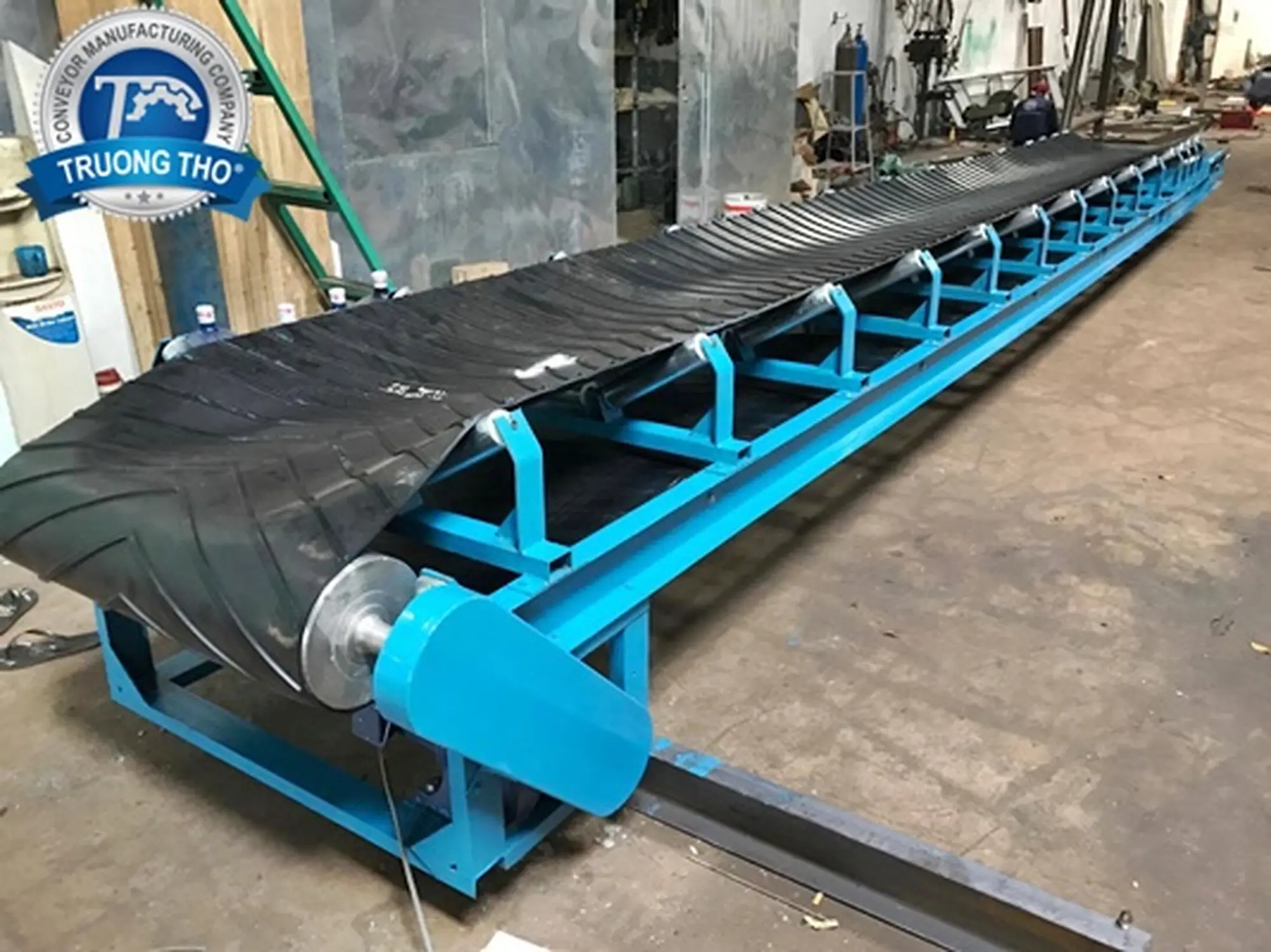 thiết kế lòng máng cho bề mặt dây