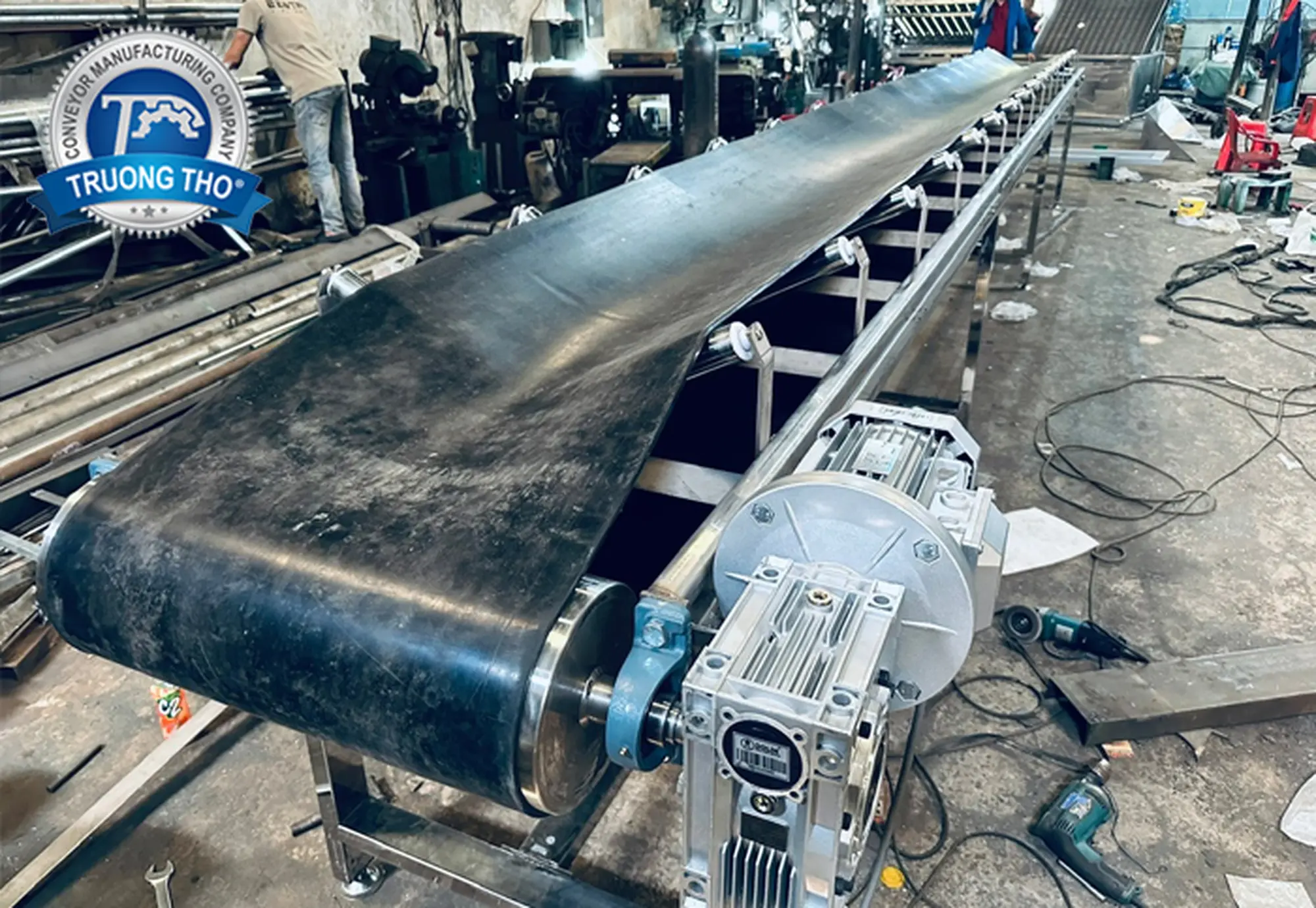 Băng tải cao su lòng máng