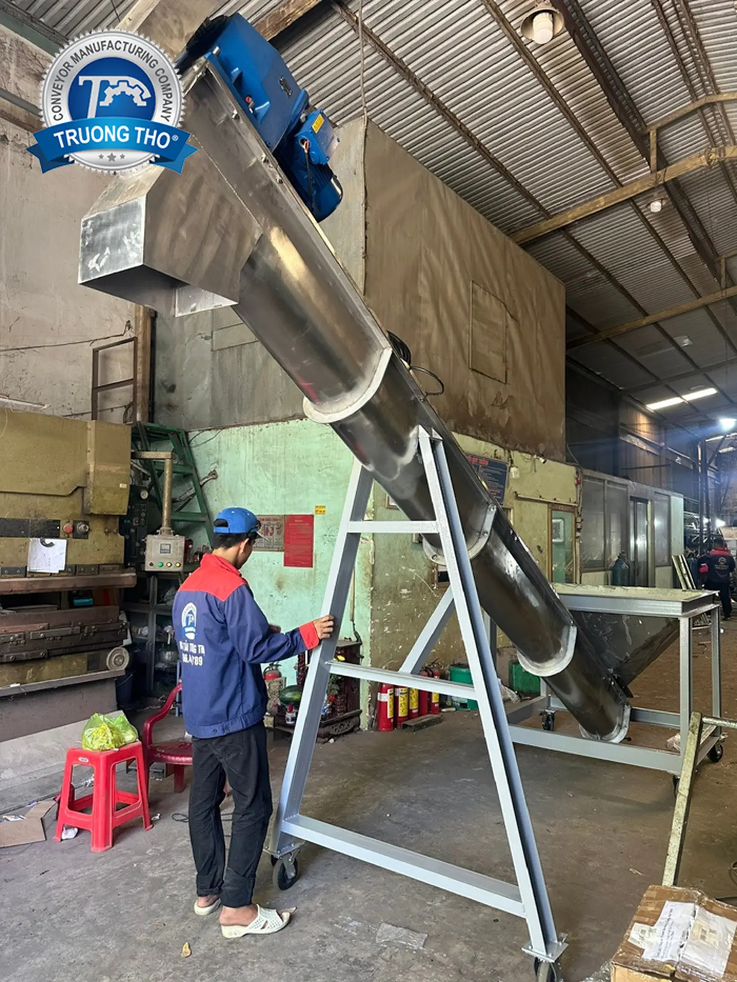 Băng tải trục vít dạng máng chữ U