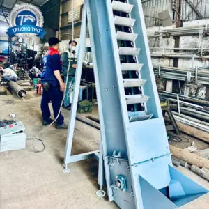 gầu tải cấp liệu