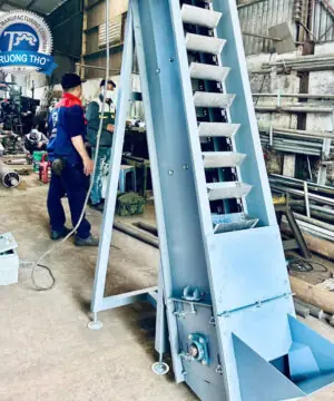 gầu tải cấp liệu