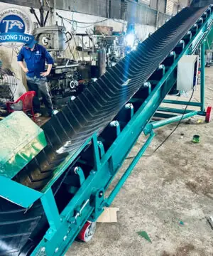băng tải cấp liệu cao su