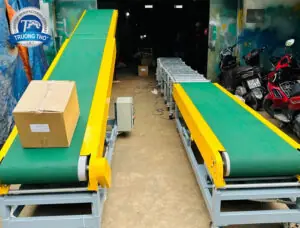 băng tải nâng hạ