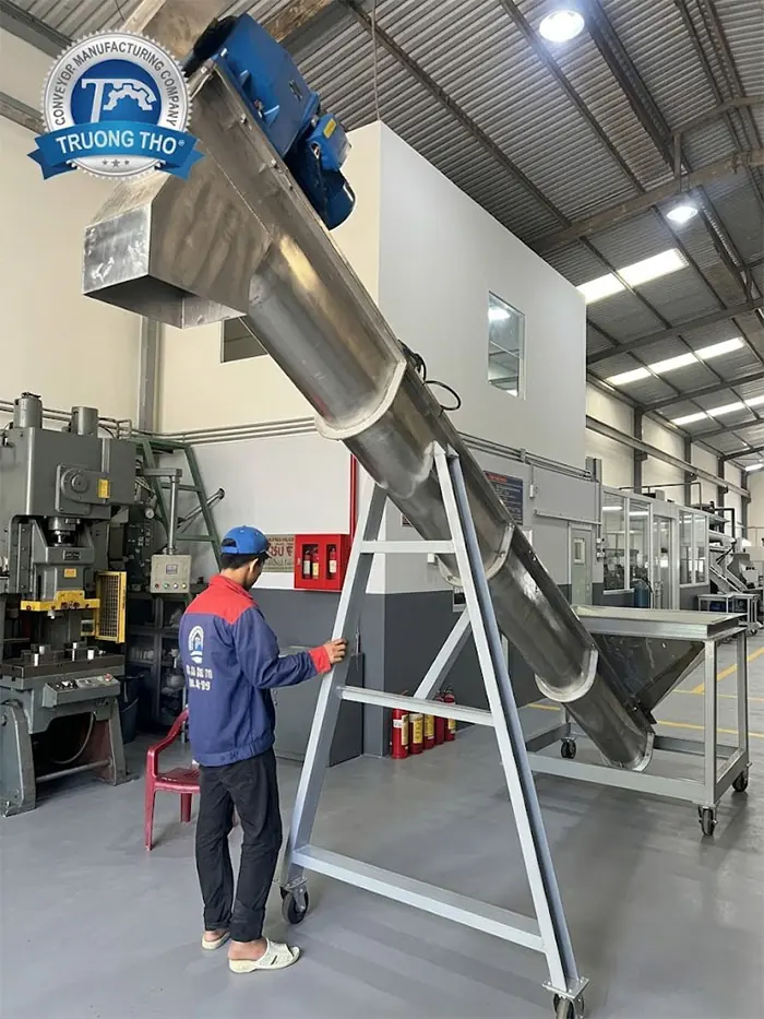 vít tải công nghiệp máng chữ u